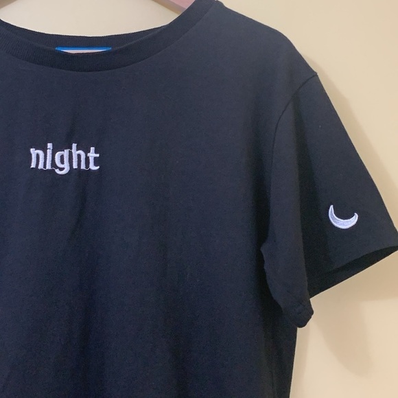 Cherry AKA Black Embroidered Night Crescent Moon Crewneck Short Sleeve T-Shirt L - Picture 3 of 10